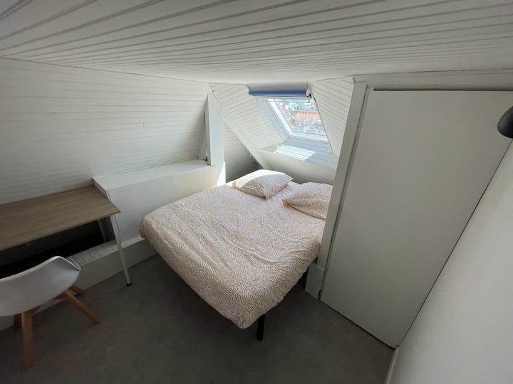 في الميزانين الذي تم الوصول إليه عن طريق سلم.