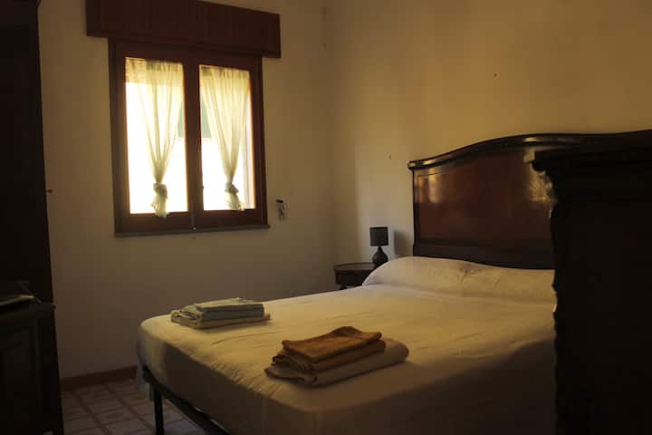 საძინებელი 1