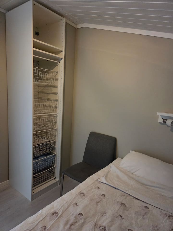 Chumba cha kulala katika roshani -150 kitanda