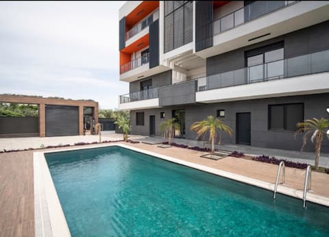Top performing Airbnb: Spacious, Luxurious 1+1 Apartment with Pool in Aksu