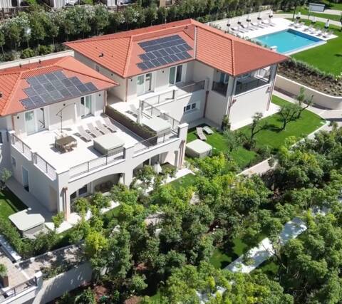 Villa Silvia - Private Villa (up to 28 sleeps)