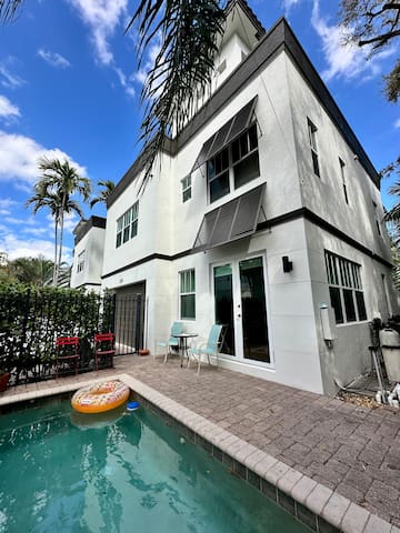 Home Sweet Home In Tarpon River, Fort Lauderdale