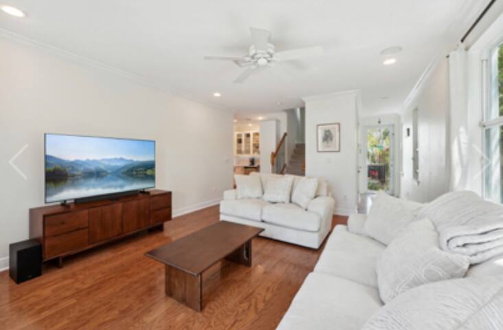 Home Sweet Home In Tarpon River, Fort Lauderdale gallery image 2