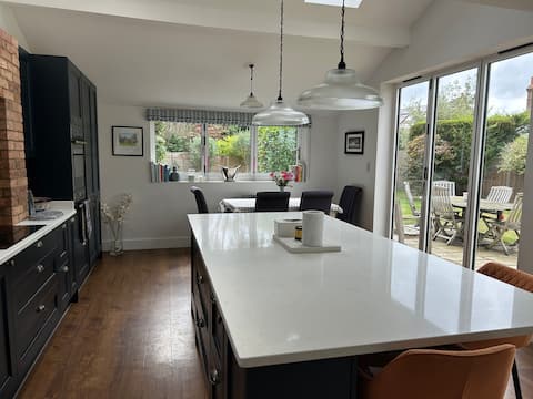 Large family home in Claygate Village