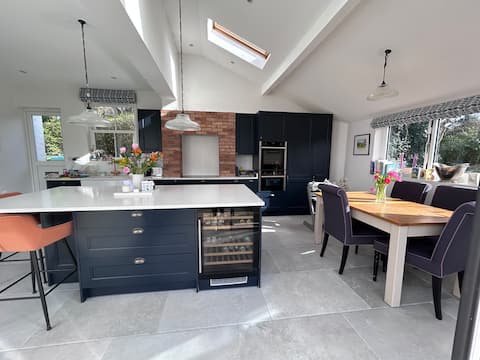 Large family home in Claygate Village