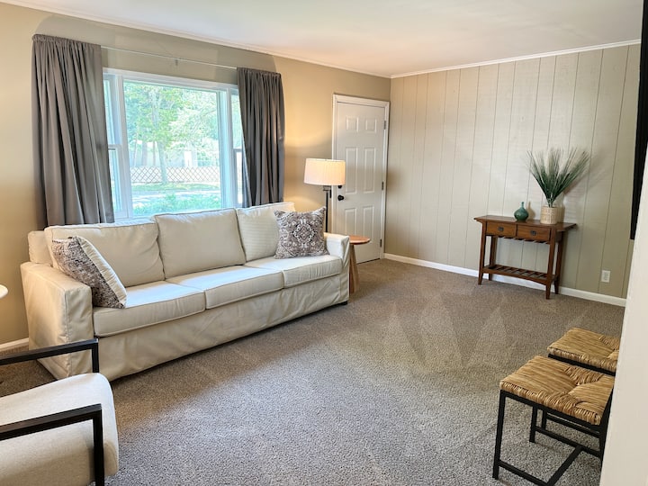 Cute And Cozy Near Parks - ミッドランド, MI