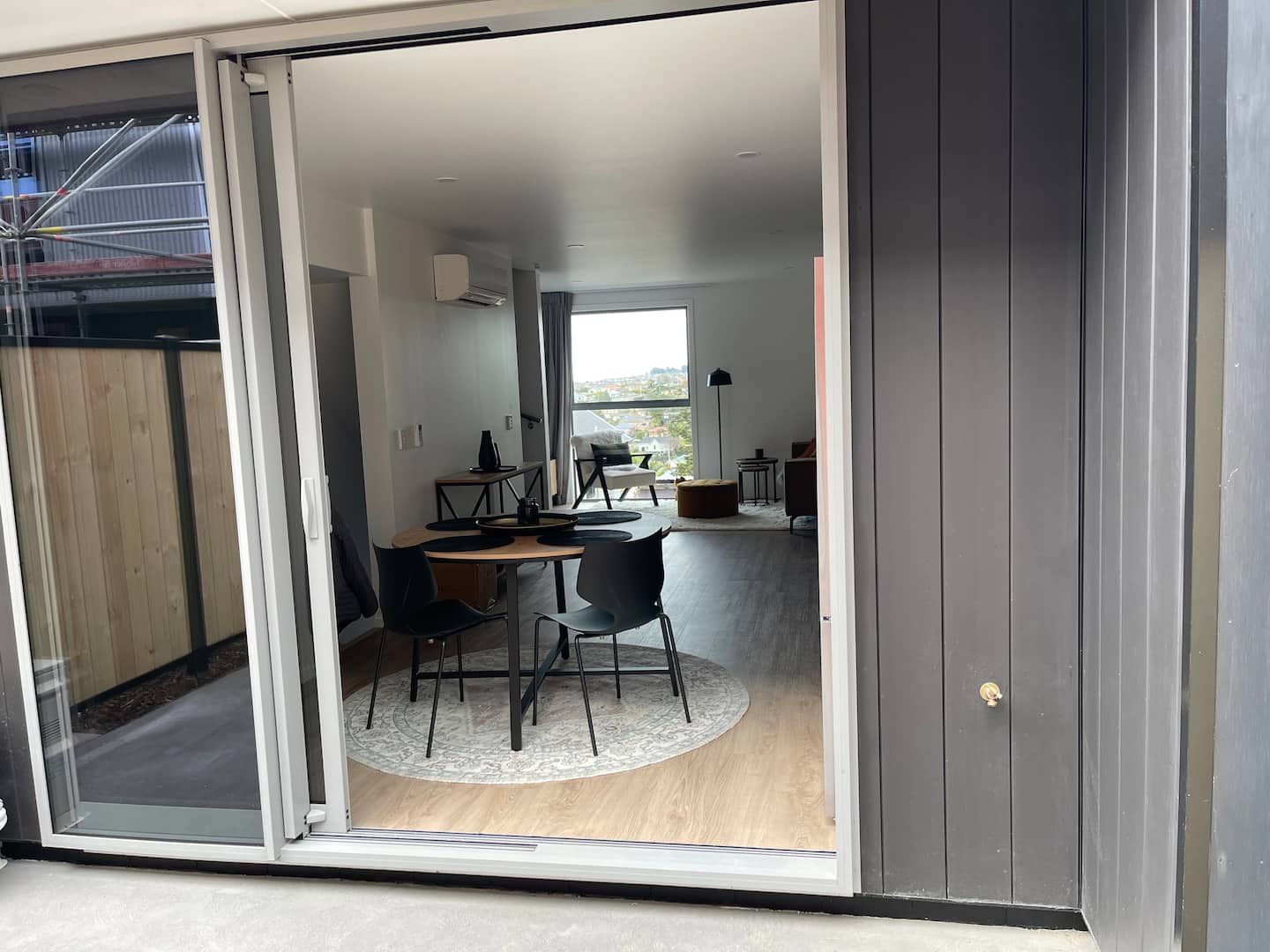 Brand New Convenient Luxuriously Furnished Escape 5