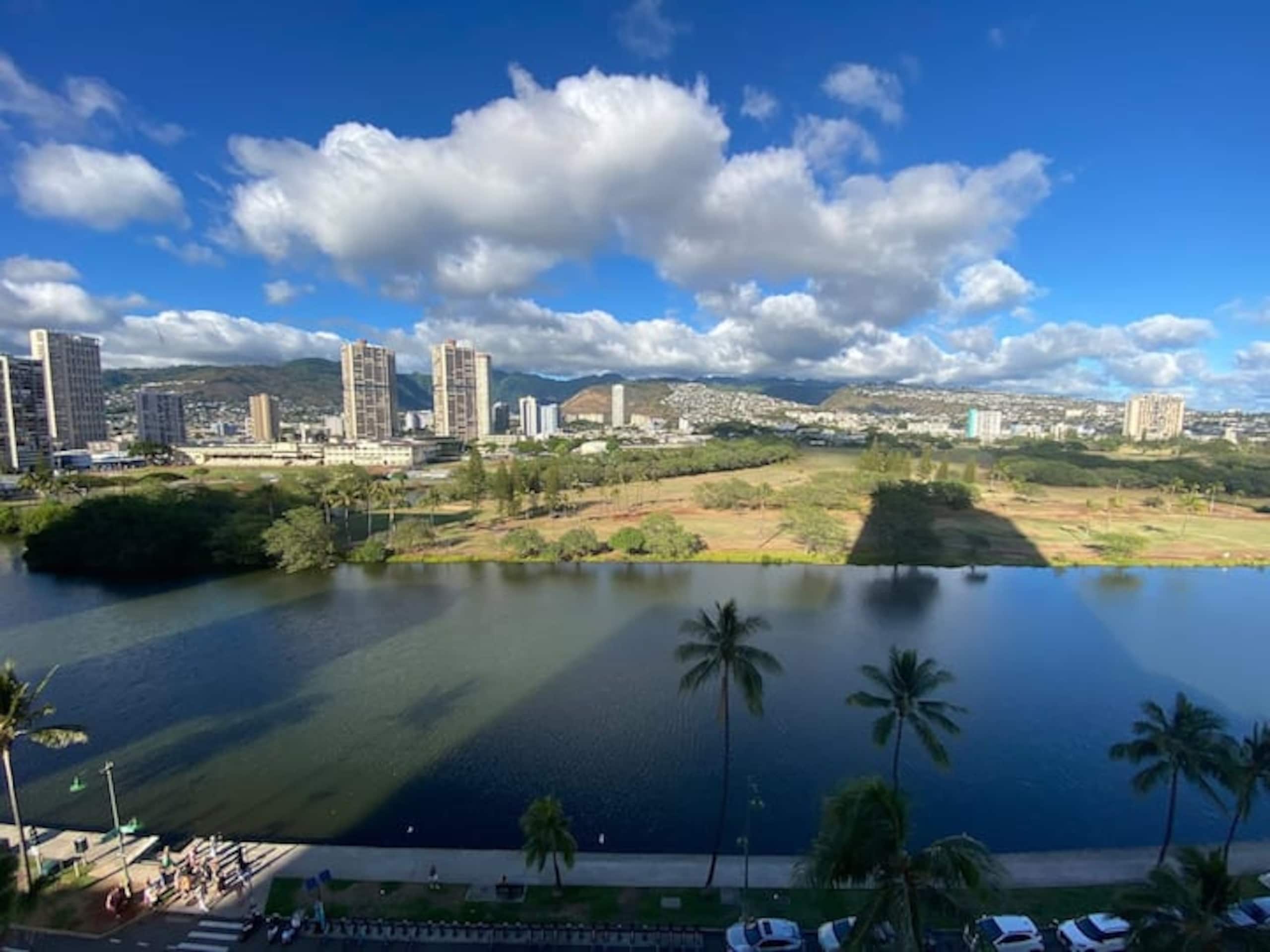 Condo in Honolulu · ★4.84 · 1 bedroom · 5 beds · 1 private bath - Image 26
