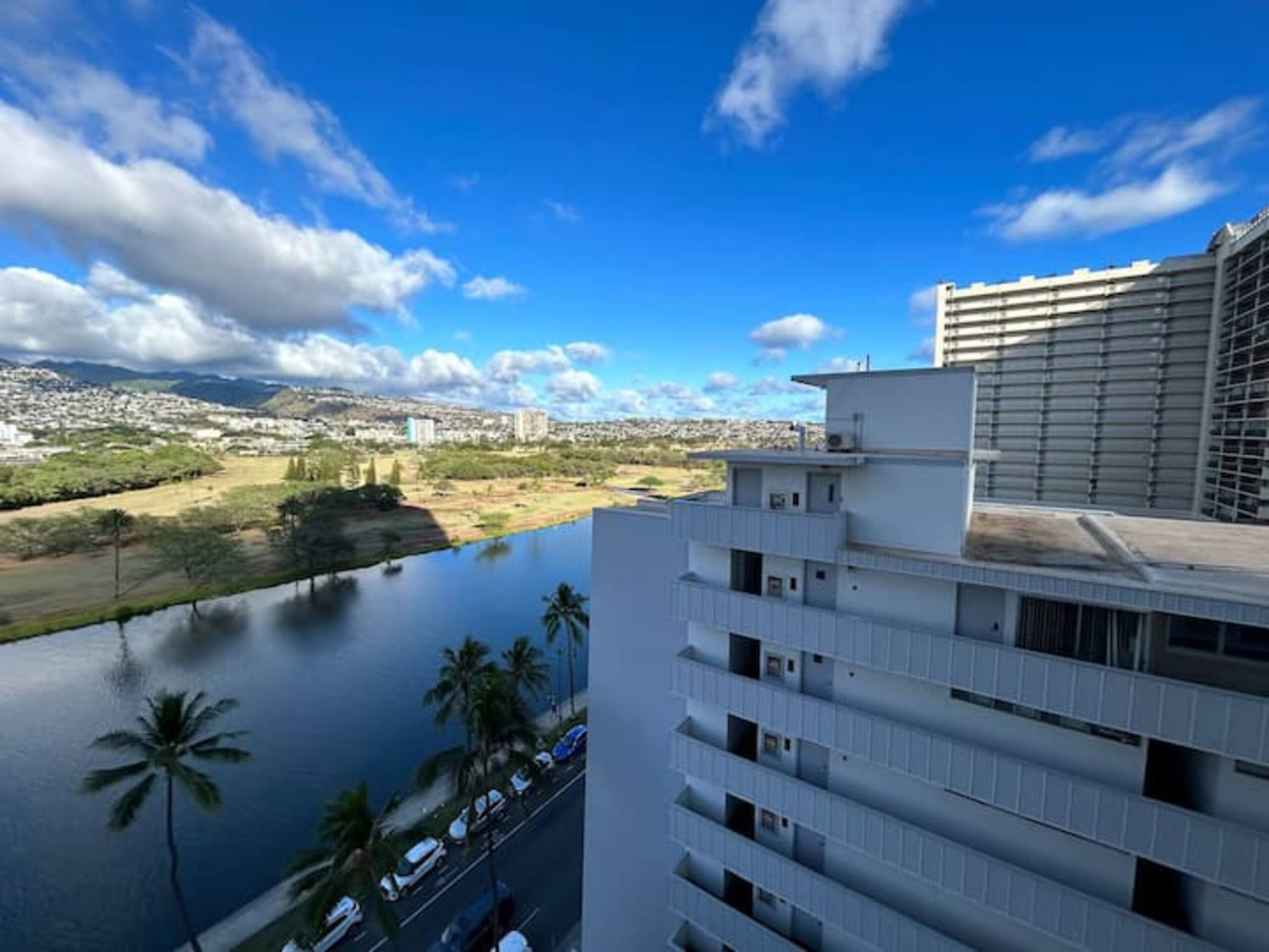 Condo in Honolulu · ★4.84 · 1 bedroom · 5 beds · 1 private bath - Image 27