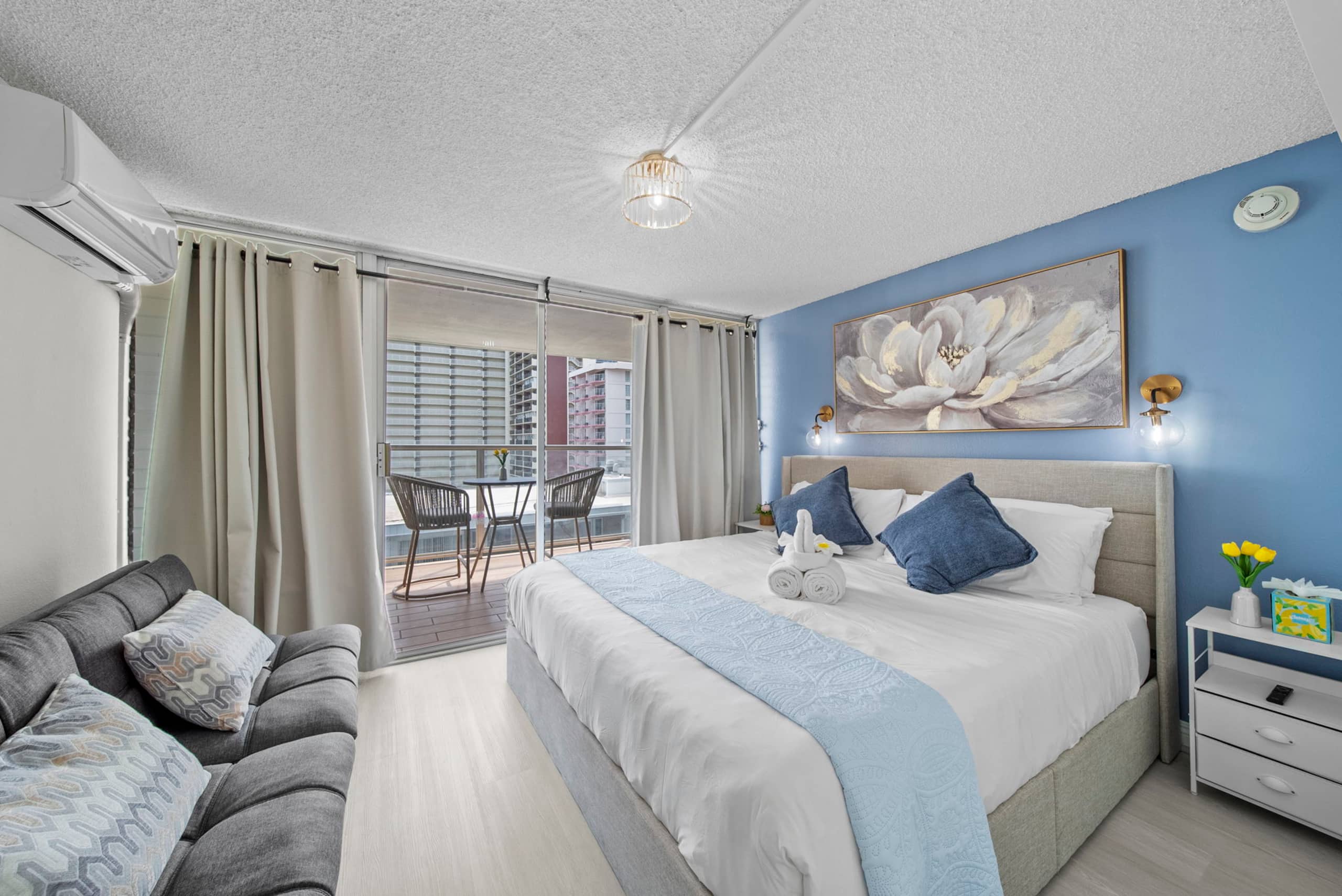 Condo in Honolulu · ★4.84 · 1 bedroom · 5 beds · 1 private bath - Image 16
