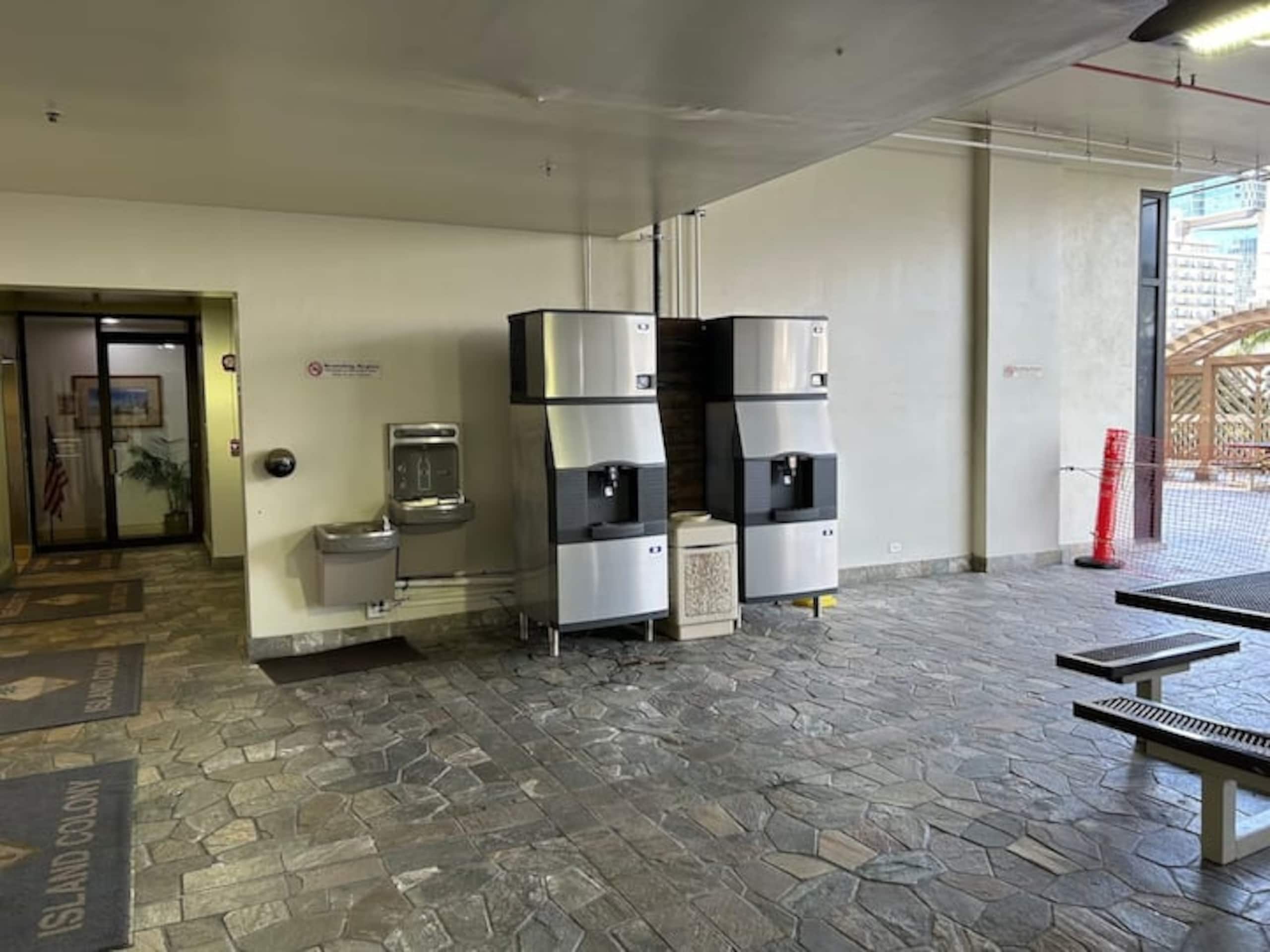 Condo in Honolulu · ★4.84 · 1 bedroom · 5 beds · 1 private bath - Image 43