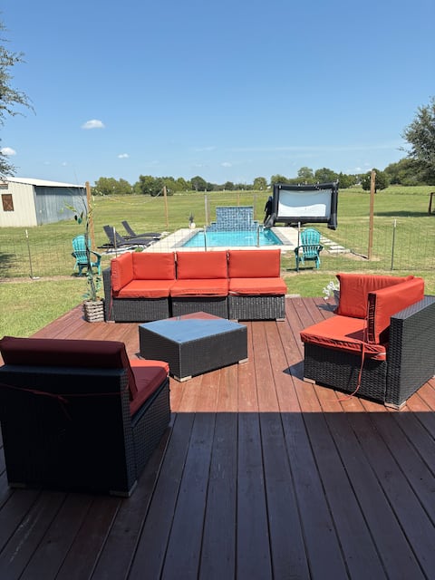 Skyblue Ranch, Peaceful Getaway with Pool!Pets!