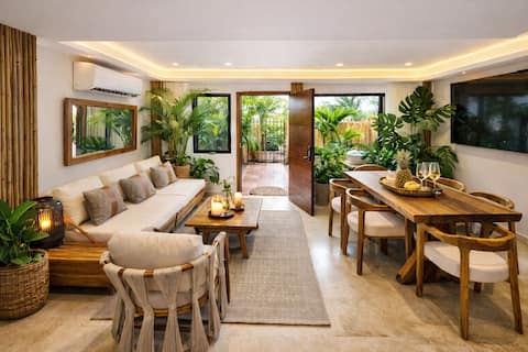 Popular Airbnb listing: Casa Bambu • Rooftop Jacuzzi & Skyline Views • PRV in Manga