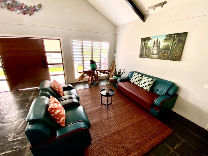 Ambienti i dhomës së ndenjjes