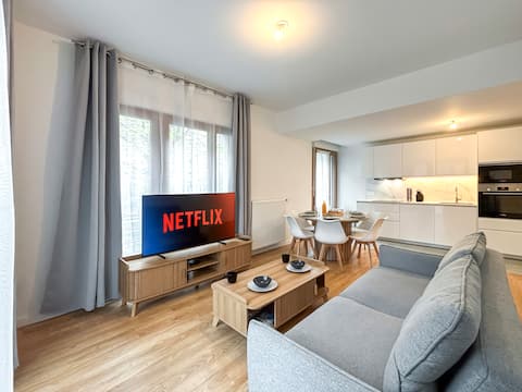 Successful Airbnb property: "Like Home" parking/garden/terrace Paris at 15 min in Saint Denis