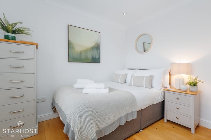 מגבות נקיות זמינות לשימוש האורחים שלנו במהלך השהייה שלהם