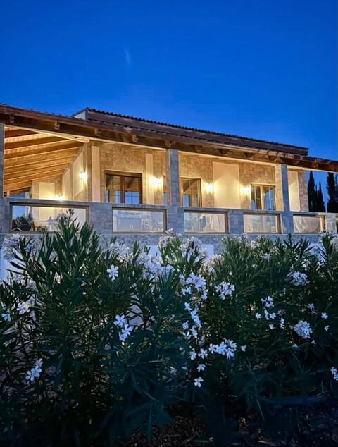 Holiday house with swimming pool