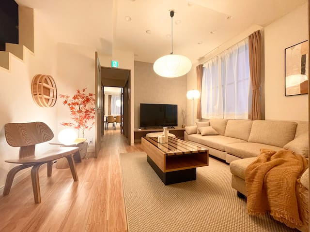 [M]新宿・電車５分・100㎡/４寝室/5ベッド/トイレ2室