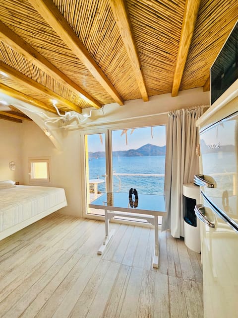 Milos island-Cavo paradiso ocean house