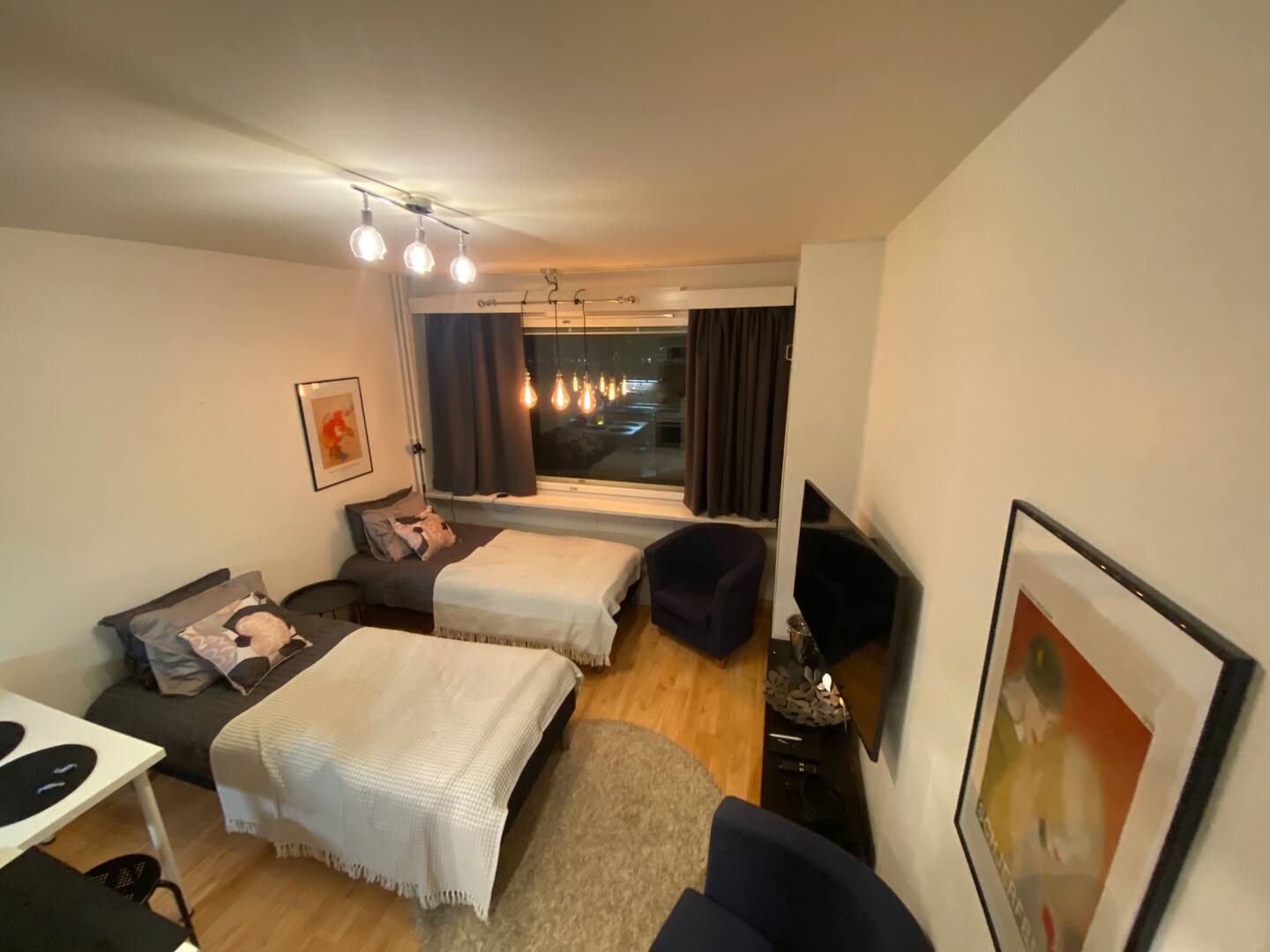 Apartment Next To The Train Station 3