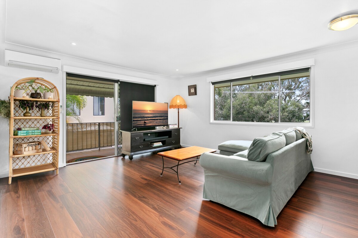 Successful Airbnb property: Your Beachside Home Away From Home in Palm Beach