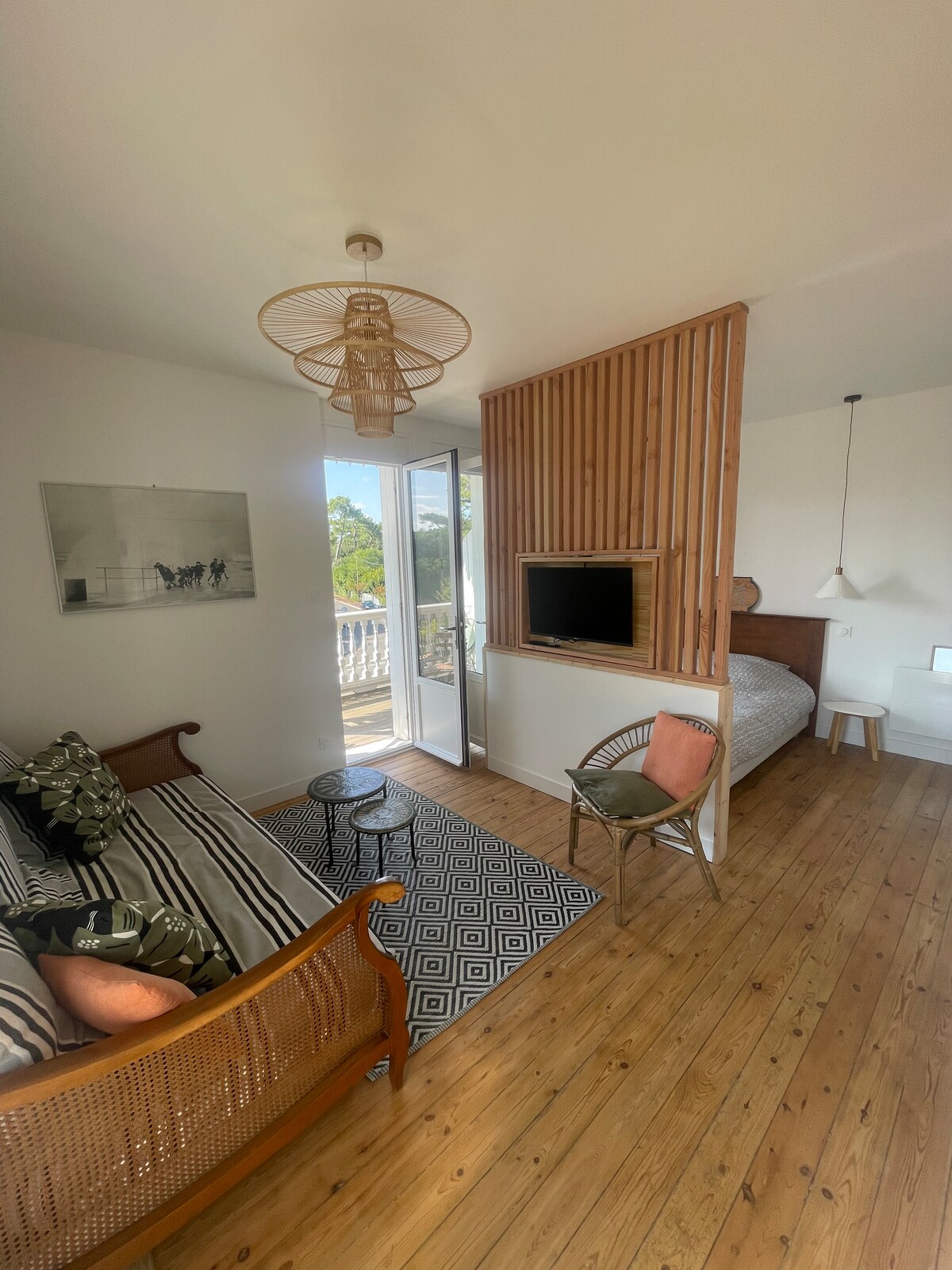 Successful Airbnb property: Apartment, terrace, Pontaillac in Royan