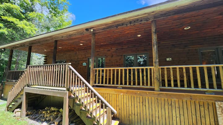 Beautiful 4 Bedroom House - Hancock, NY