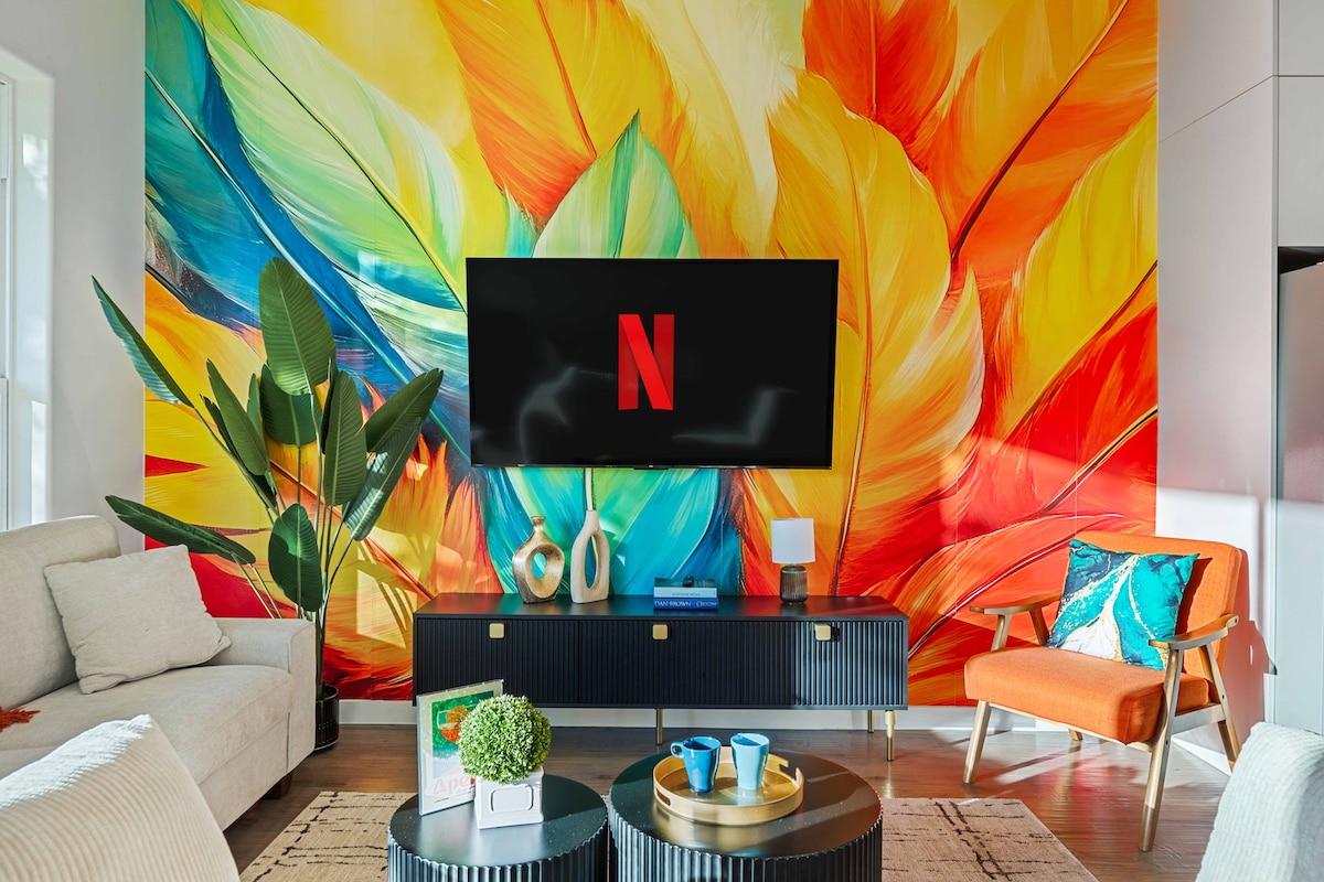 Popular Airbnb listing: Downtown Dallas Retreat: Entertainment & Comfort in Los Altos