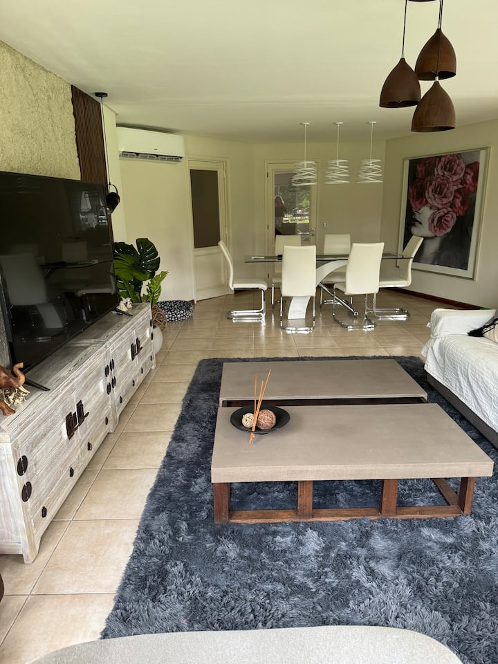 Casa En Yerba Buena Con Pileta - San Miguel de Tucumán