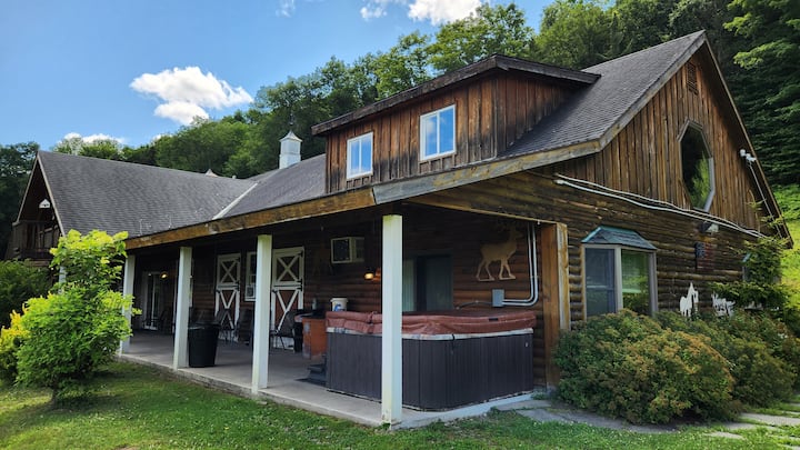 Delightful 5-bedroom - Hancock, NY