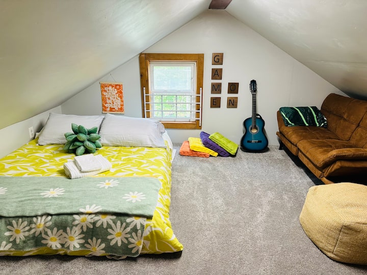 Επιφάνεια σοφίτας. Διπλό κρεβάτι