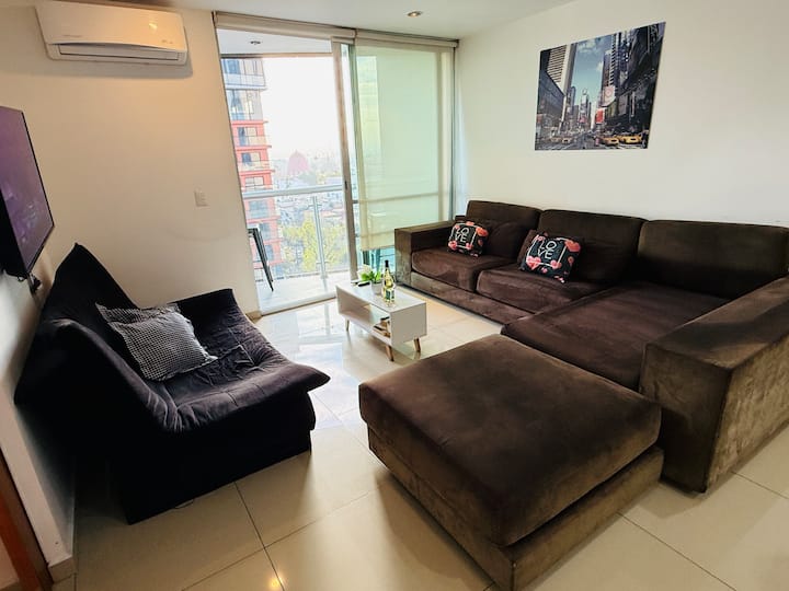 Woonkamer bij het balkon