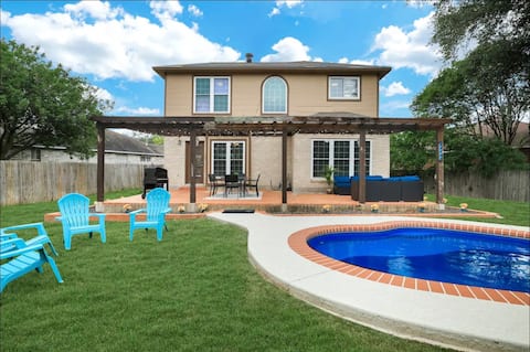Sleeps 14|Pool | Fire pit | Grill | IKEA