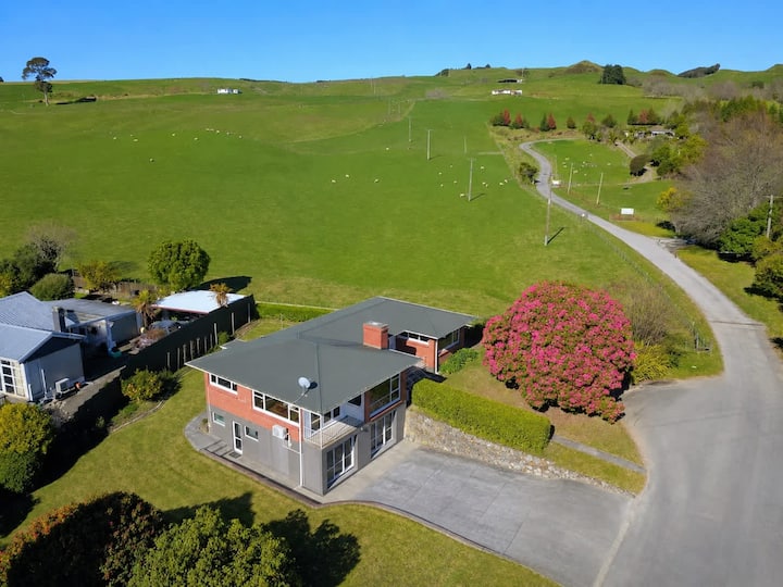 All Seasons Escape - Hilltop, Sleeps 10, Bikes - Rotorua