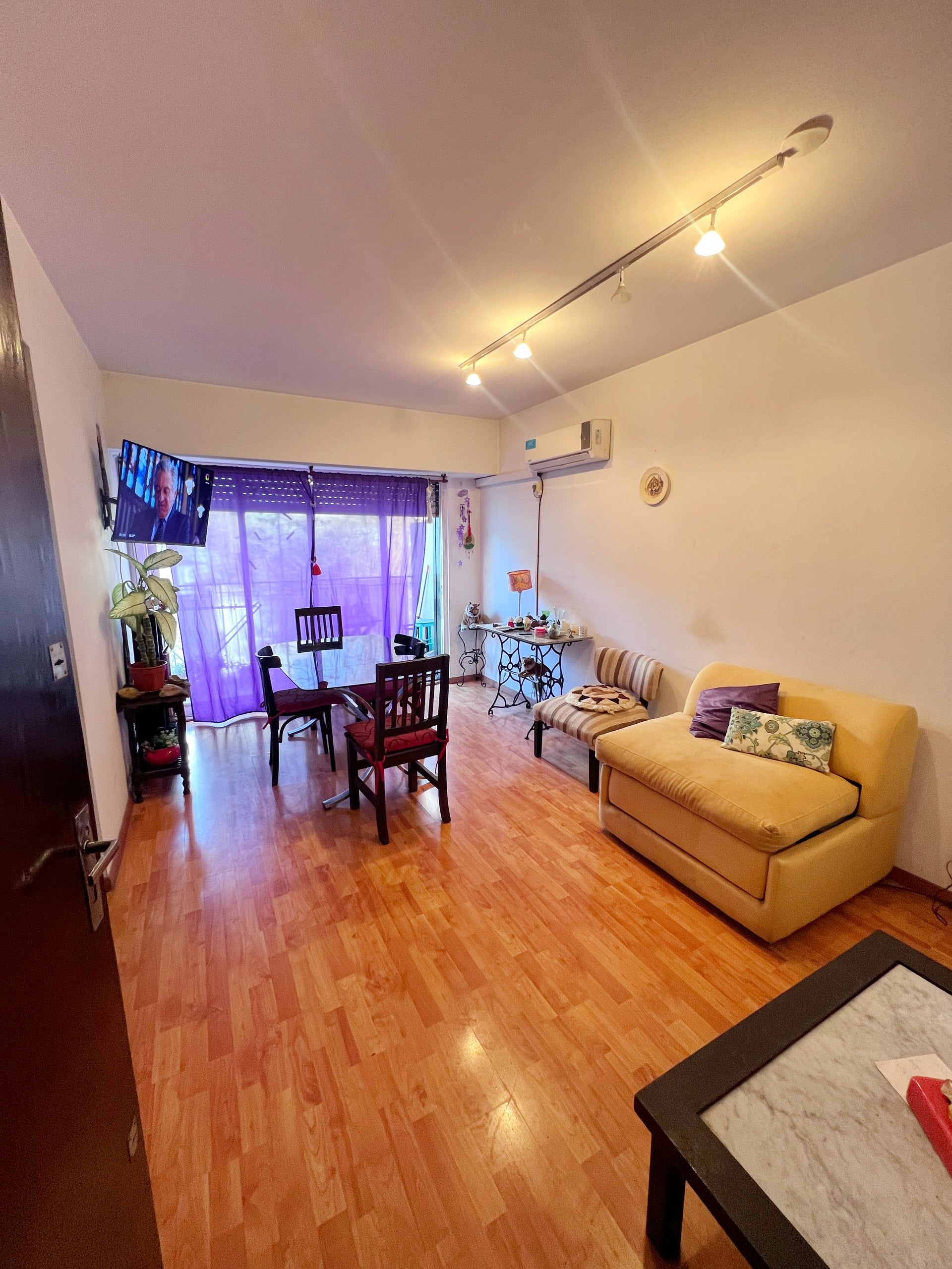 Spacious apartment with balcony. Work area. Perfect location!