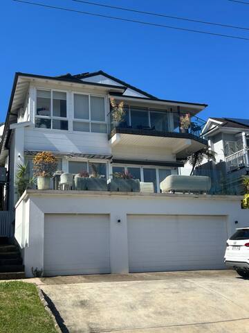 Luxury Harbour-side House with amazing views gallery image 3