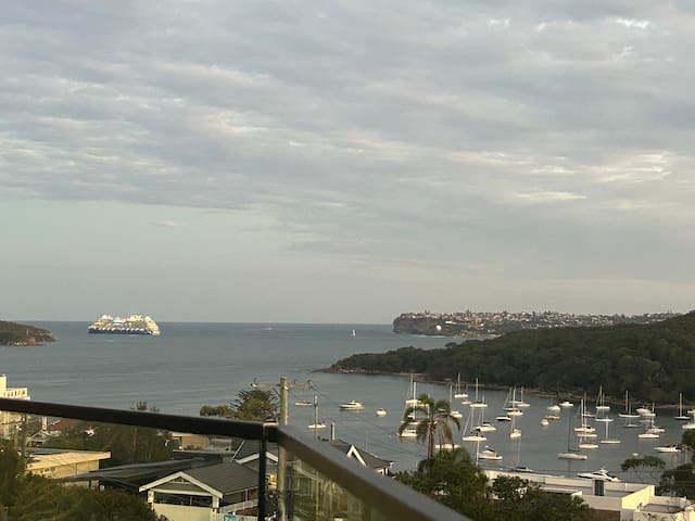 Luxury Harbour-side House with amazing views