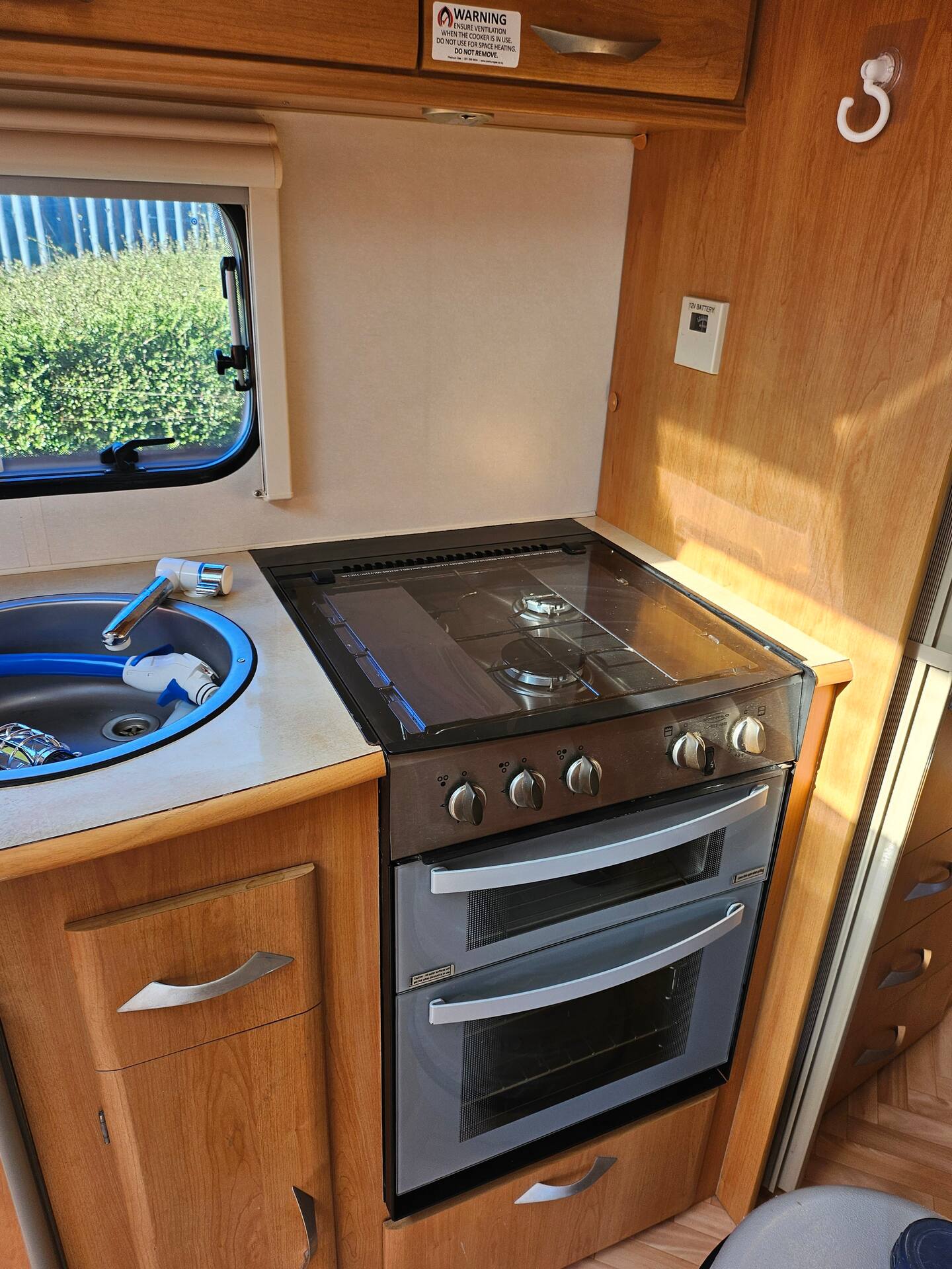 Couples Cozy Caravan Tow Or Park Up 3
