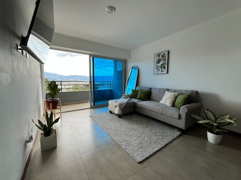 Cozy Apartment w 2 bedrooms.