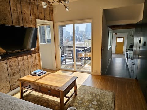 Top Airbnb: Detached Cottage | BayViews | Walk to SF Landmarks in Russian Hill