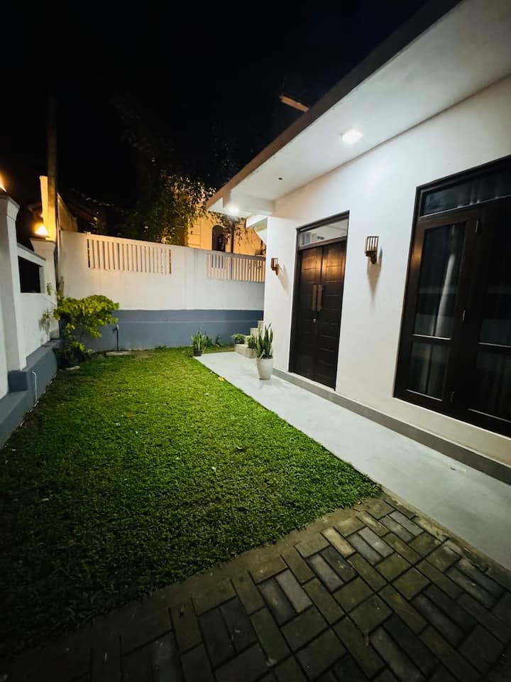 3 Bedroom Luxury Villa (Muse Mannor Villa Mirissa) - Mirissa