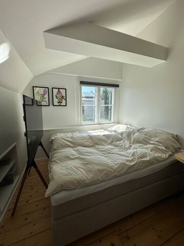 Rummelig lejlighed i flot, gammel bygning gallery image 5