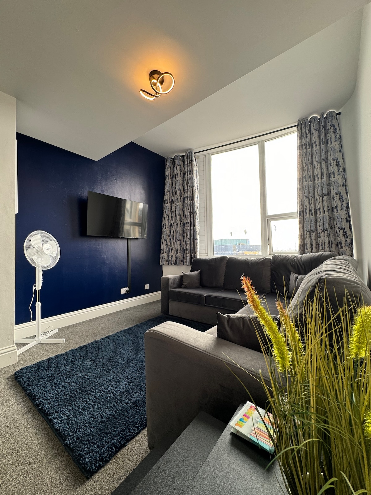 Top performing Airbnb: Subway Apartments in Saint Anne's On The Sea