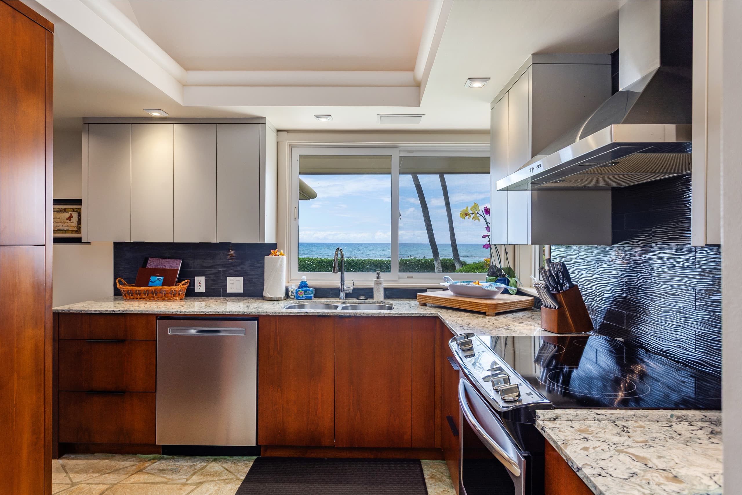 Home in Waimea · ★5.0 · 3 bedrooms · 3 beds · 3.5 baths - Image 19