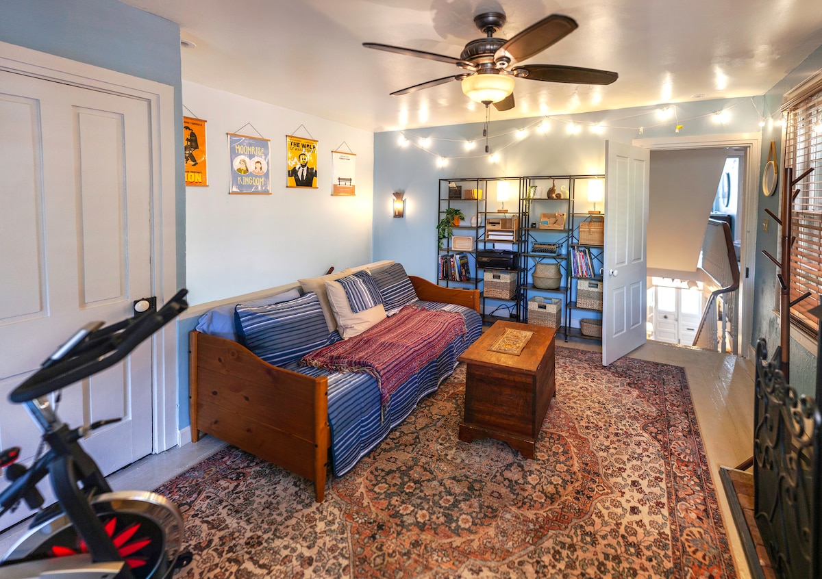 This bedroom doubles as a bonus room, workout room and office. 1 daybed with a pullout trundle bed underneath. 