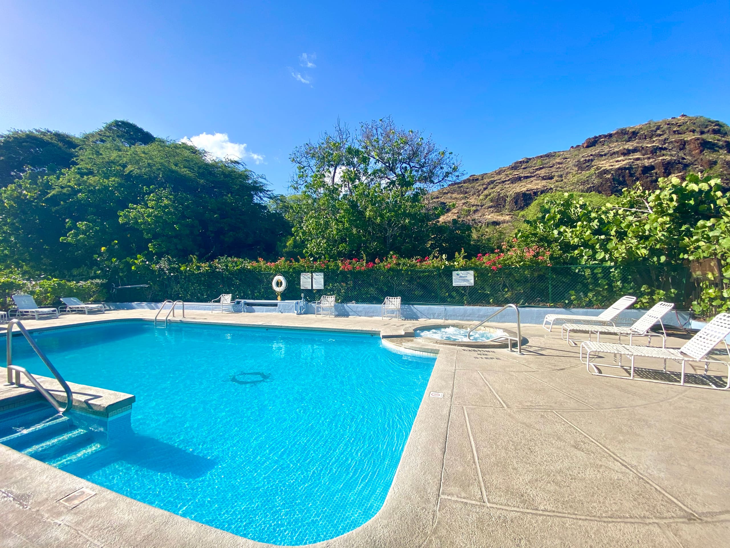 Condo in Waianae · ★4.91 · 1 bedroom · 2 beds · 1 private bath - Image 15