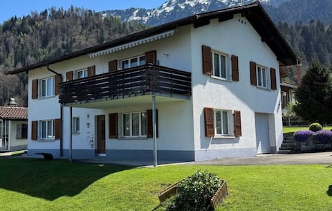 Lakeview Apartment with garden