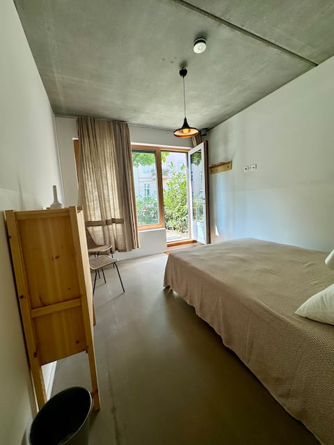 Popular Airbnb listing: Studio Apartment - lovely non-touristy & central in Rummelsburg
