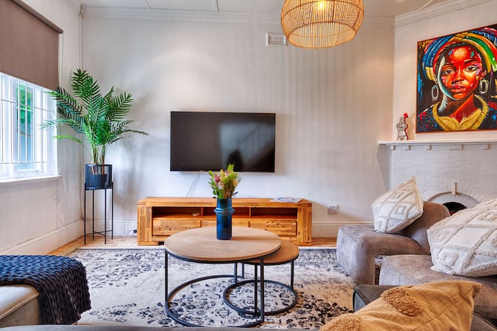 Greenpoint Coastal Cottage