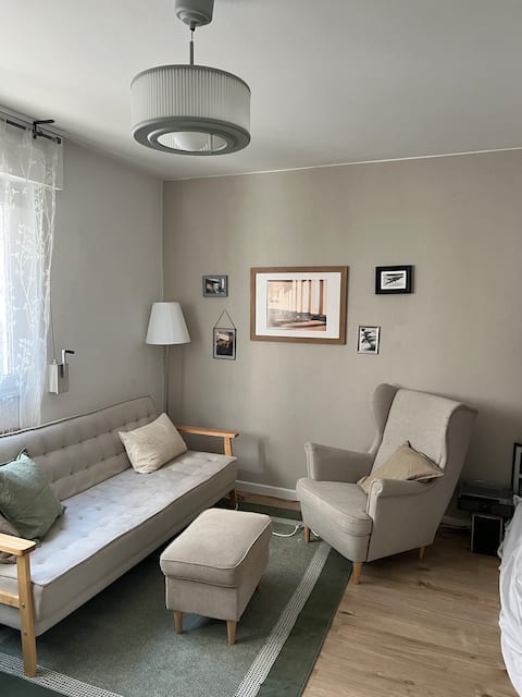 Leistungsstarkes Airbnb: Private apartment in Nippes in Nippes